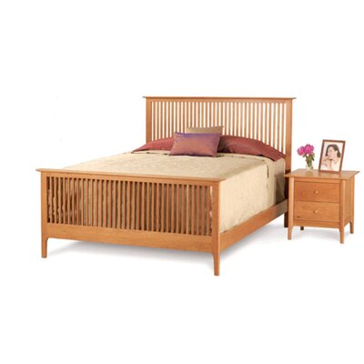 Sarah Spindle Bed with High Footboard Size: King, Finish: Natural Cherry