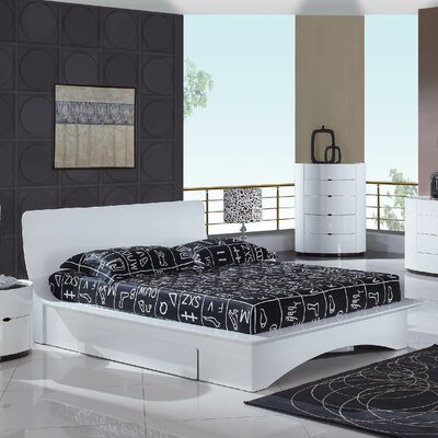 Global Furniture Gia King Bed in White/Wenge Finish